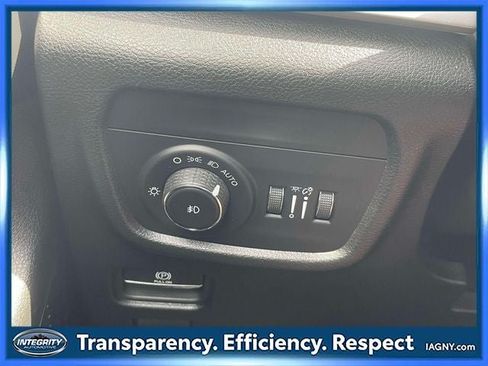 Used 2023 Jeep Grand Cherokee L Limited AWD/4WD image 21