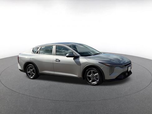 Used 2025 Kia K4 FWD image 2