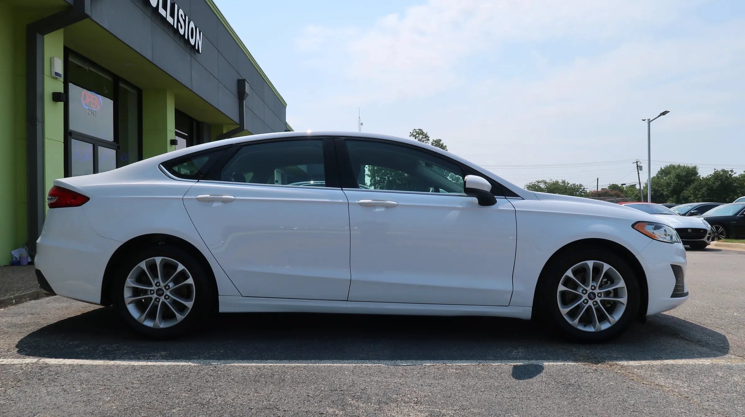 Used 2019 Ford Fusion SE FWD image 8