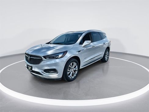 Used 2020 Buick Enclave Avenir w/ Avenir Technology Package image 4