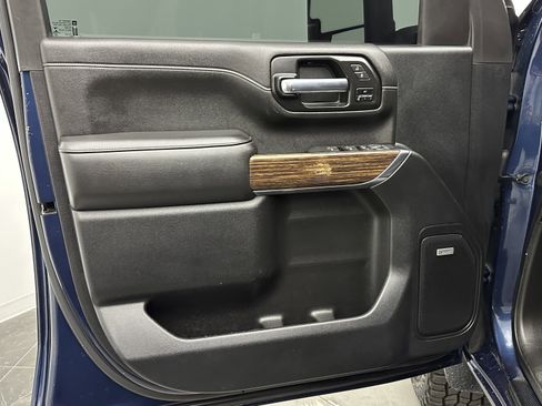 Used 2021 Chevrolet Silverado 3500 High Country image 10