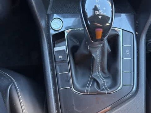 Certified 2022 Volkswagen Tiguan SE image 19