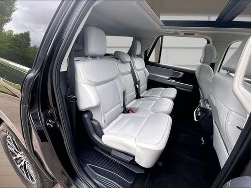 Used 2025 Ford Expedition Max Platinum AWD/4WD image 27