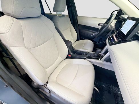 Used 2024 Toyota Corolla Cross L image 15