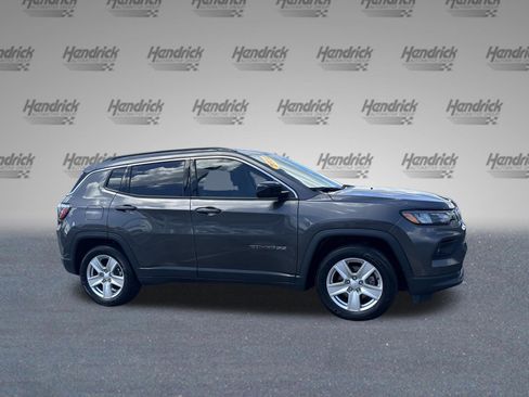 Used 2022 Jeep Compass Latitude FWD image 7