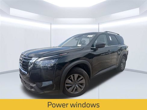 Used 2025 Nissan Pathfinder SV FWD image 14