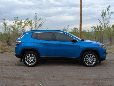 Used 2022 Jeep Compass Latitude image 4