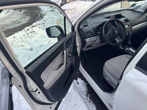 Used 2014 Subaru Forester 2.5i Premium w/ All-Weather Package image 5