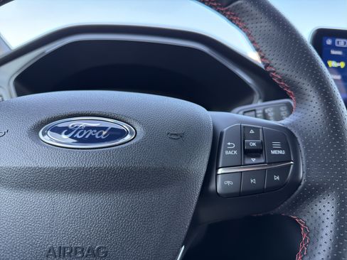 Used 2025 Ford Escape ST-Line AWD/4WD image 10