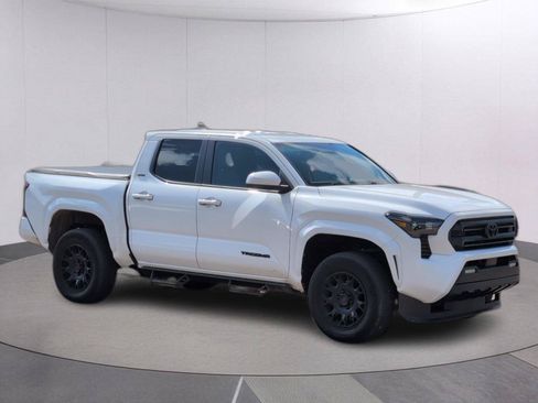 Used 2025 Toyota Tacoma SR5 RWD image 8