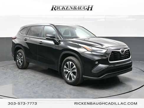 Used 2025 Toyota Highlander XLE AWD/4WD image 1