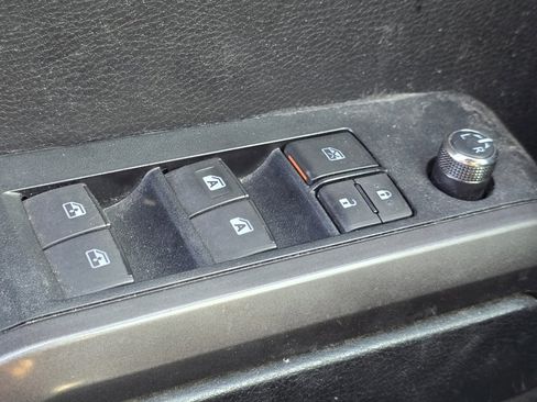 Certified 2017 Toyota Tacoma TRD Sport image 19