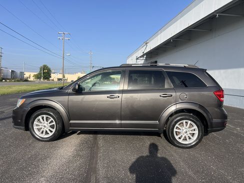 Used 2017 Dodge Journey SXT AWD/4WD image 2