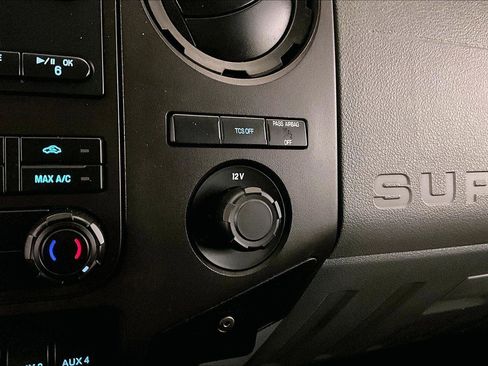 Used 2015 Ford F550 4x4 Regular Cab Super Duty image 29