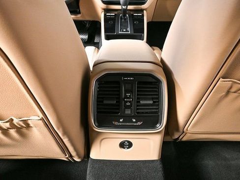 Certified 2026 Porsche Macan image 21