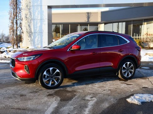 Used 2024 Ford Escape Platinum image 2