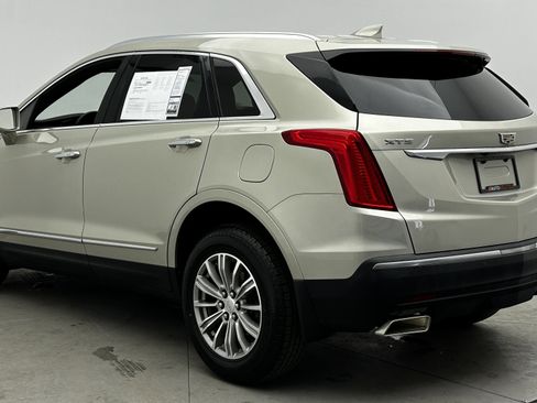 Used 2017 Cadillac XT5 Luxury w/ Driver Awareness Package image 6