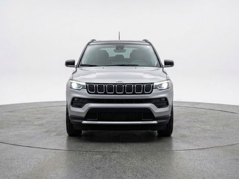 Used 2025 Jeep Compass Limited image 2