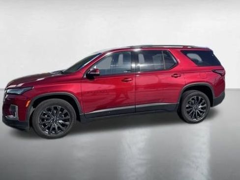 Used 2022 Chevrolet Traverse RS image 1