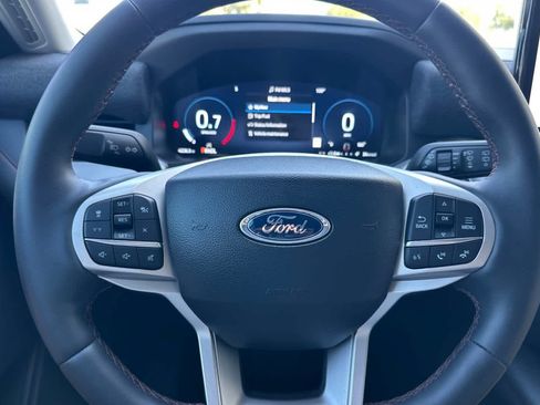 Certified 2025 Ford Explorer Active RWD image 25