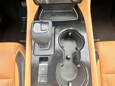 Certified 2022 Nissan Rogue Platinum w/ Head-Up Display Package image 21