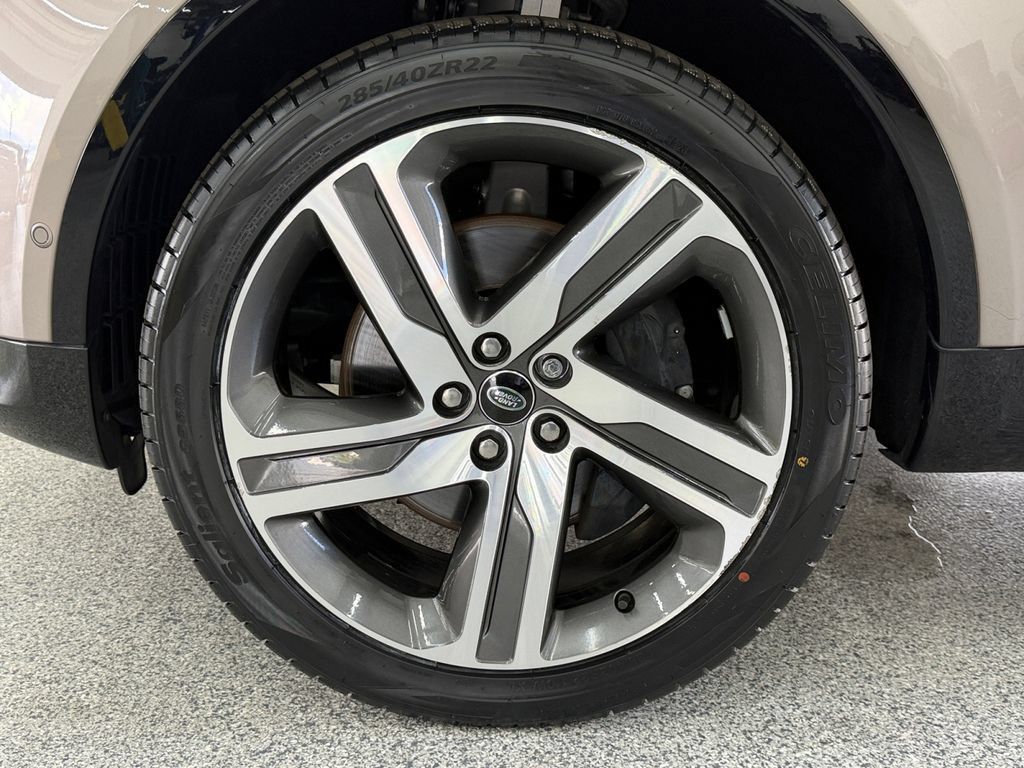 Used 2023 Land Rover Discovery HSE R-Dynamic AWD/4WD image 46
