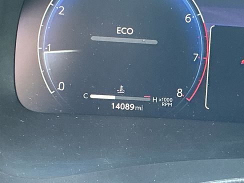 Used 2024 Toyota Highlander Platinum image 11