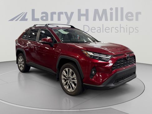 Used 2025 Toyota RAV4 XLE Premium w/ Weather Package FWD image 7