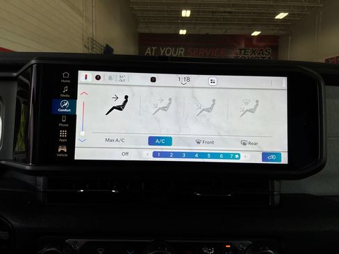 Used 2025 Jeep Wrangler Unlimited Sport AWD/4WD image 28
