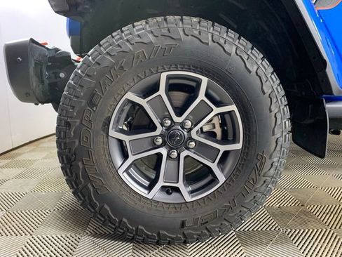 Used 2024 Jeep Gladiator Mojave AWD/4WD image 34