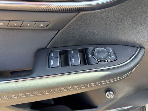 Used 2025 Buick Envision Sport Touring AWD/4WD image 9