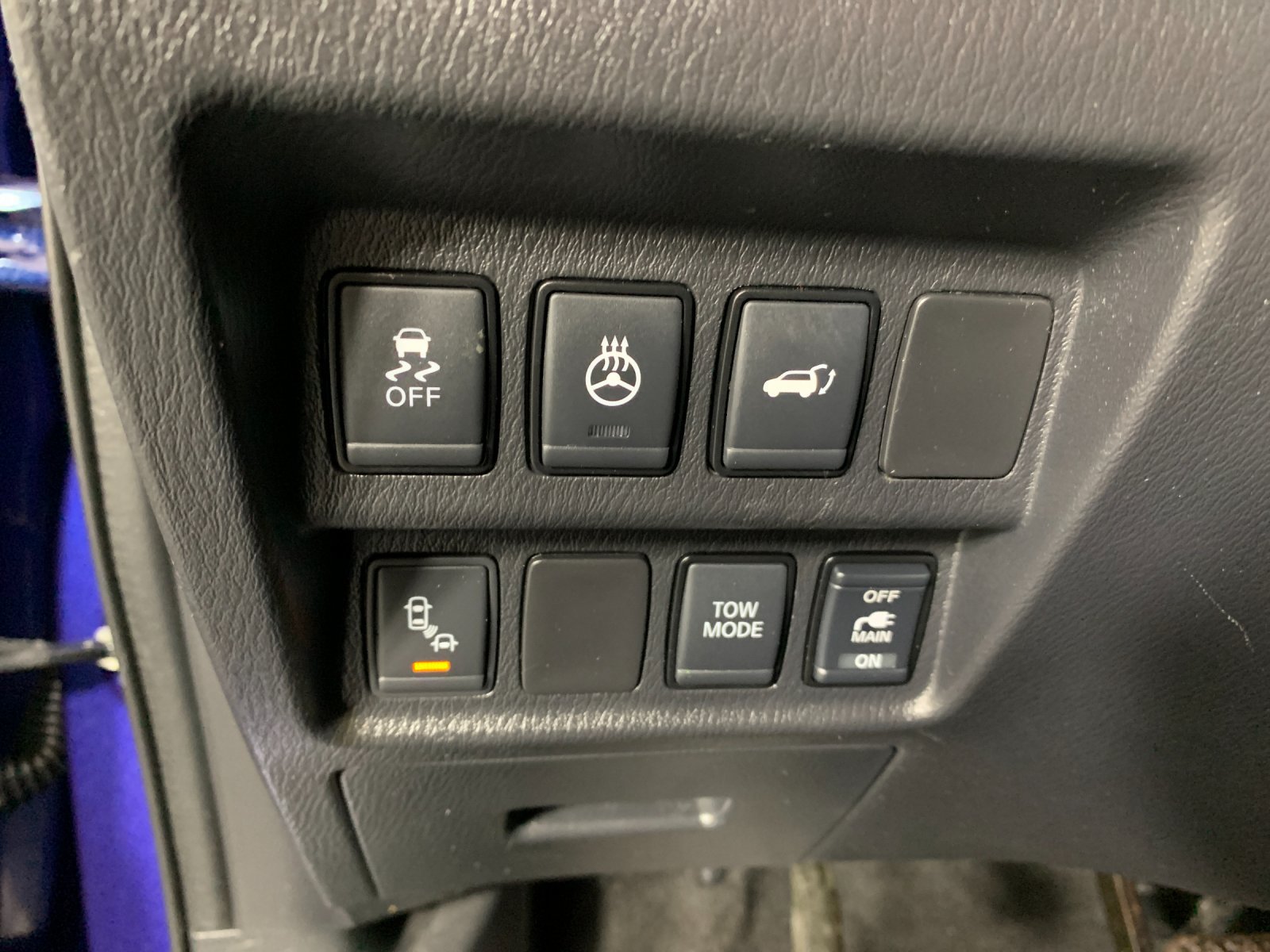 Used 2020 Nissan Pathfinder SL FWD image 16