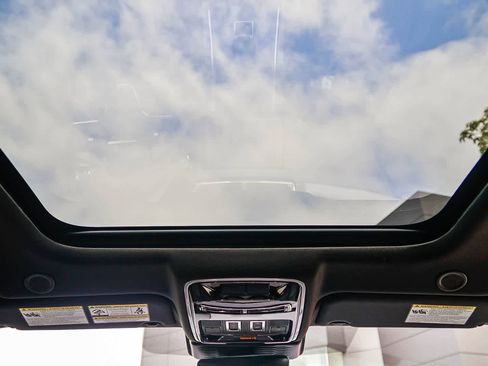 New 2026 Land Rover Range Rover Velar S AWD/4WD image 16