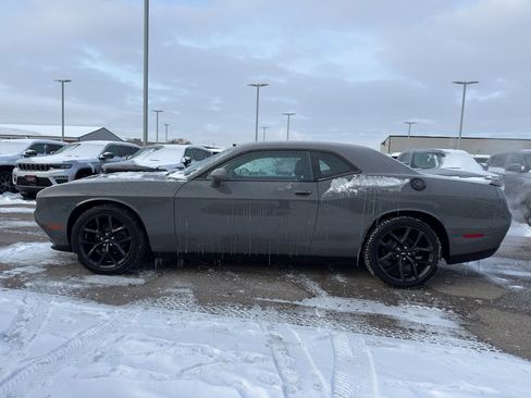 Used 2019 Dodge Challenger SXT w/ Blacktop Package image 6