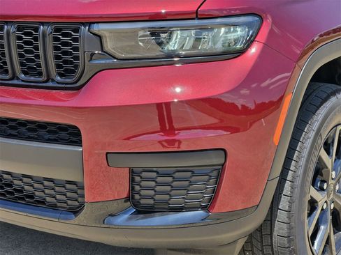 New 2025 Jeep Grand Cherokee L Altitude image 8