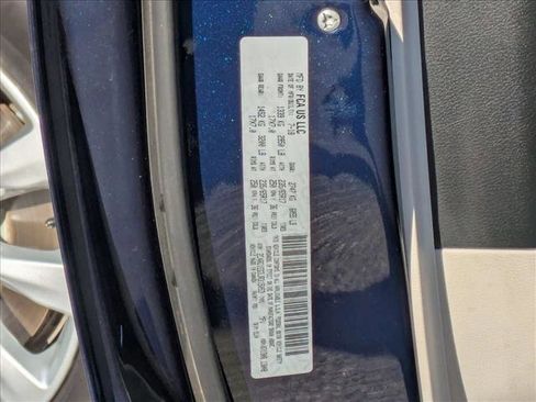 Used 2018 Chrysler Pacifica Touring-L Plus image 25