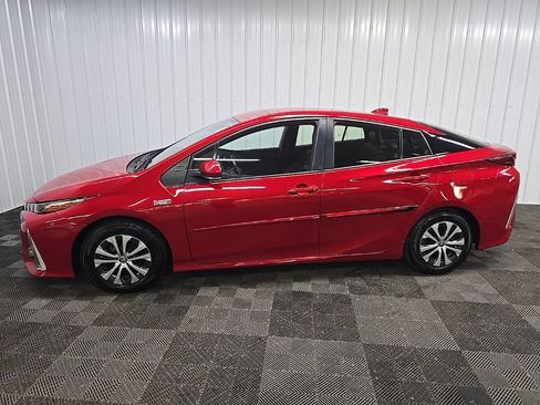 Used 2021 Toyota Prius Prime Limited FWD image 5