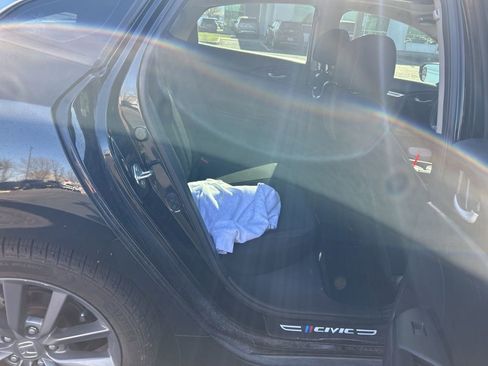 Used 2019 Honda Civic EX image 12