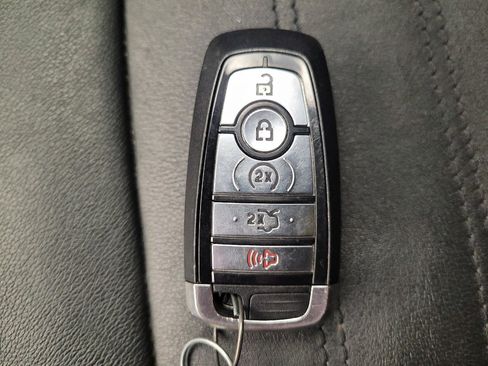 Used 2018 Ford Edge SEL w/ Equipment Group 201A AWD/4WD image 32