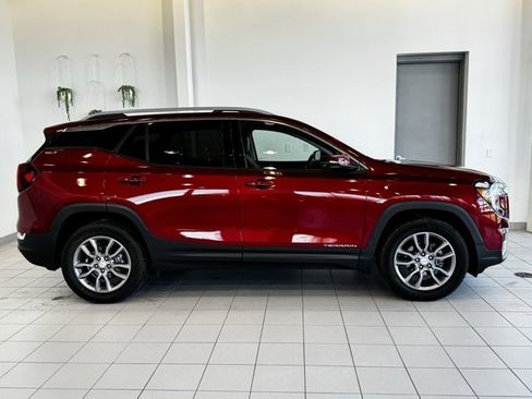 Used 2023 GMC Terrain SLT image 37