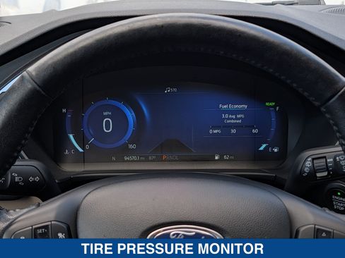 Certified 2020 Ford Escape Titanium FWD image 29
