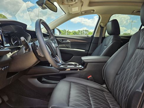 Used 2022 Buick Envision Avenir w/ Safety Package FWD image 10