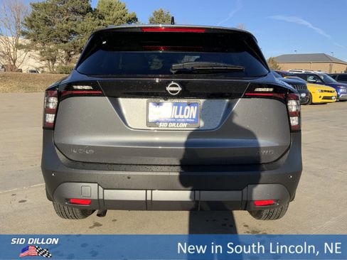 New 2026 Nissan Kicks SV w/ SV Premium Package image 4