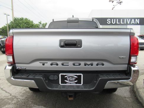 Used 2021 Toyota Tacoma SR5 RWD image 7