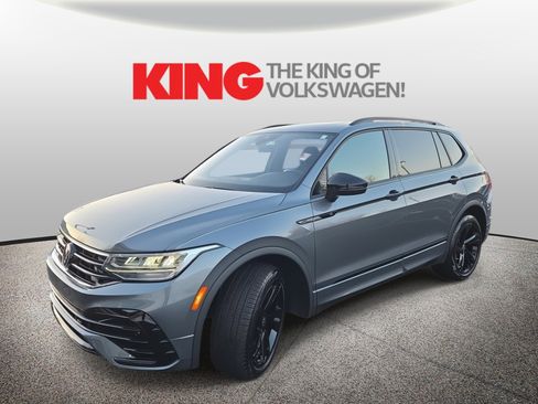 Certified 2023 Volkswagen Tiguan SE R-Line image 7