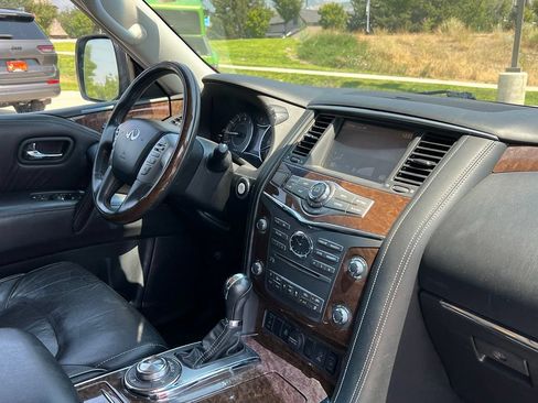Used 2015 INFINITI QX80 4WD w/ Driver's Assistance Package image 18