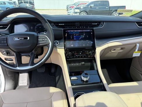 New 2025 Jeep Grand Cherokee L Limited AWD/4WD image 21