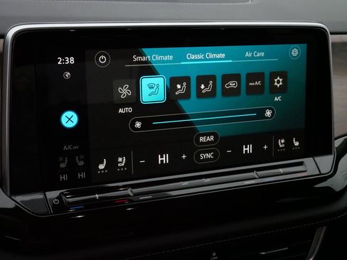 Certified 2025 Volkswagen Atlas SE image 22