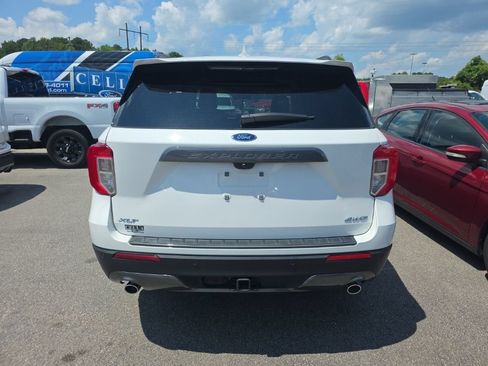 Certified 2024 Ford Explorer XLT w/ Equipment Group 202A AWD/4WD image 3