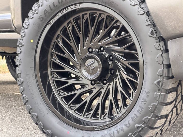 Used 2019 Ford F350 Platinum w/ Platinum Ultimate Package AWD/4WD image 3